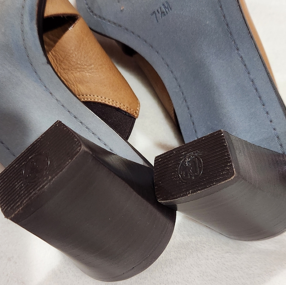 Donald J Pliner Vicky Camel Nappa Leather Slide-In Sandals, Size 7.5 - Picture 9 of 11